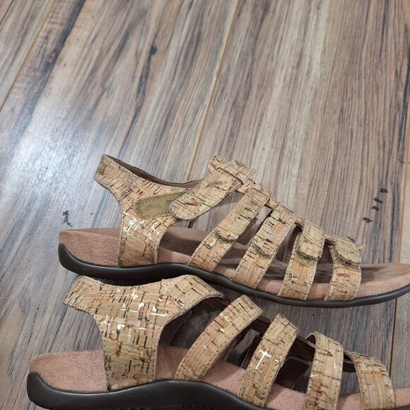 Vionic tan womens sandals hook and loop closure size 8 - Picture 4 of 9
